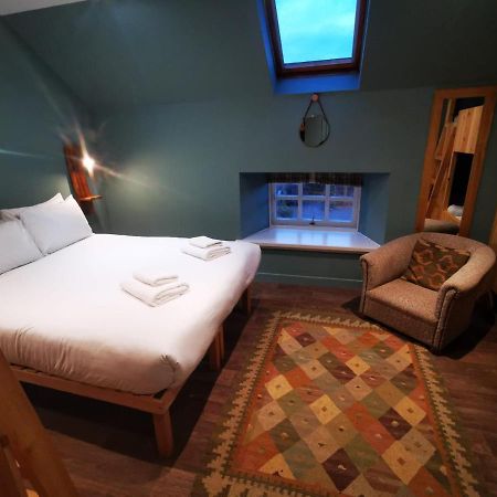 Comrie Croft Hostel Crieff Exterior foto